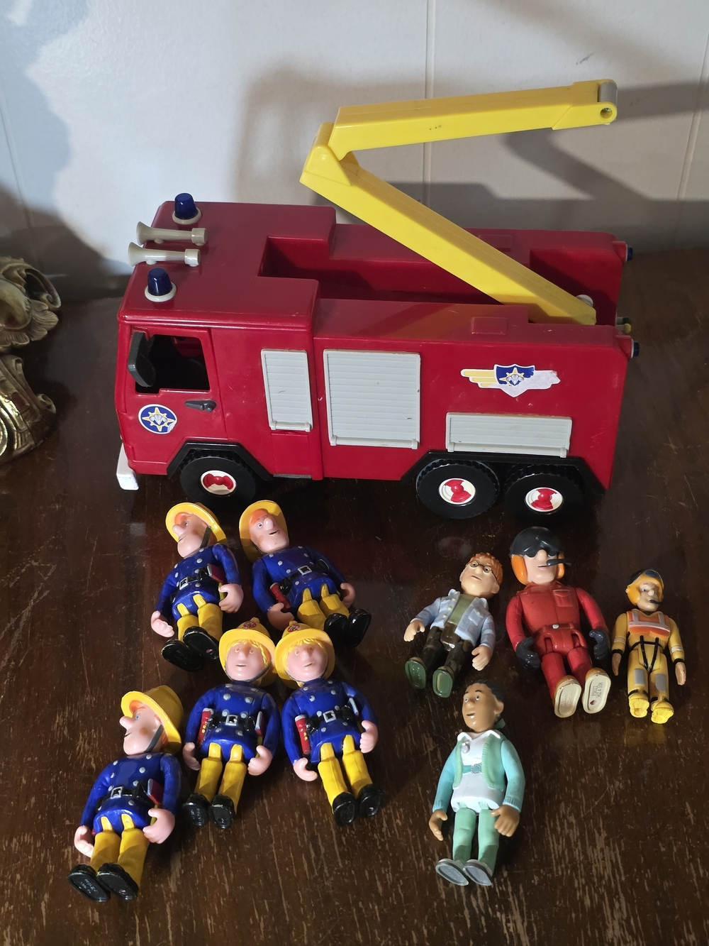 Fireman Sam Truck Playset with Yellow Ladder and Assorted Figures (From England)